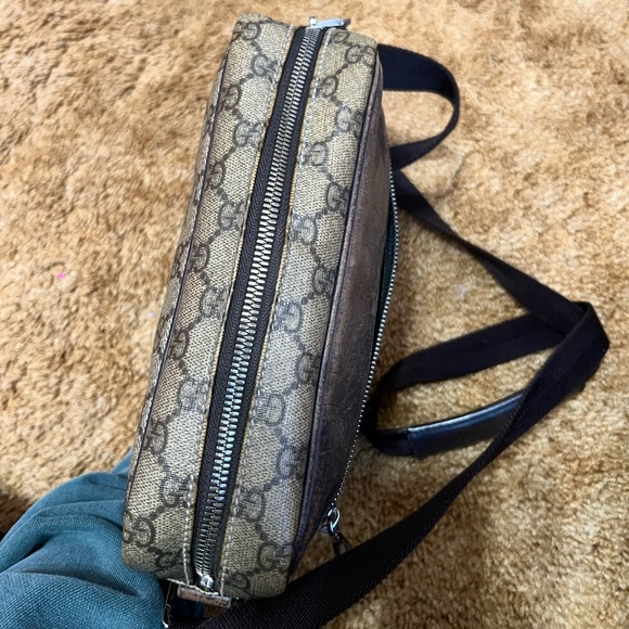 Gucci Crossbody - Picture 4 of 16